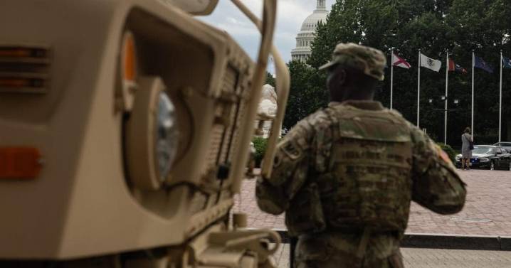 Trump enfrenta demanda por 'toma hostil' de la Policía de Washington