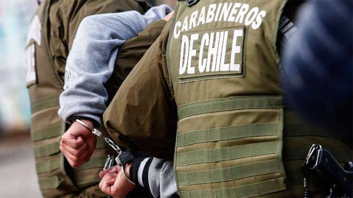 Chile: cinco policías bolivianos y un civil fueron arrestados durante un operativo…