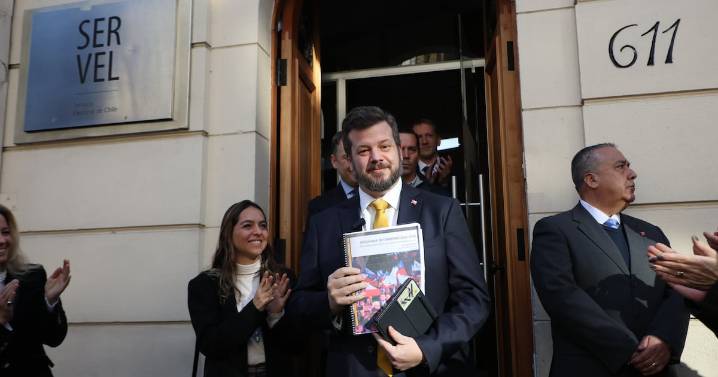 Johannes Kaiser inscribe oficialmente su candidatura presidencial en el Servel