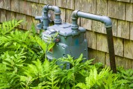 Damaged gas pipeline cuts service to nearly 600 customers