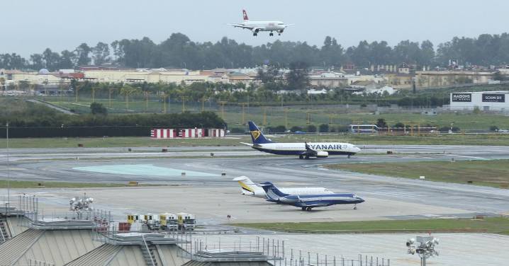 Un vuelo se desvía a Málaga para atender a un pasajero con problemas de corazón que necesitaba "atención urgente"