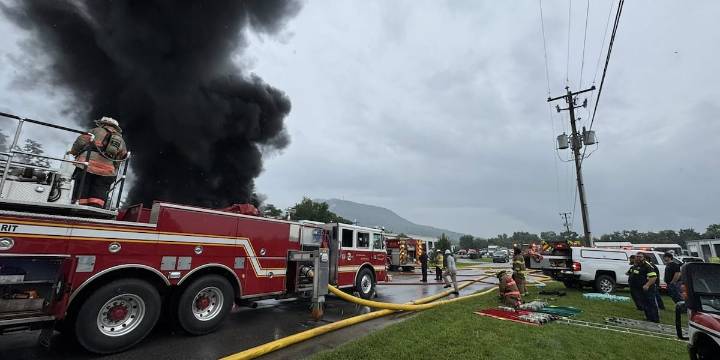 Firefighter injured in industrial plant fire