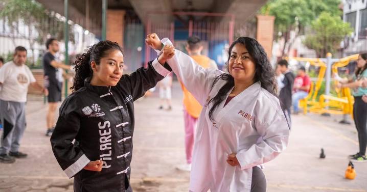 Clase gratis de defensa personal para mujeres, ve qué hacer ante asaltante o novio golpeador
