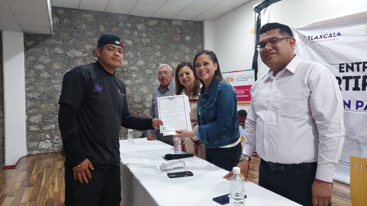 ITEA reconoce a tlaxcaltecas que concluyeron su educación básica en SPM