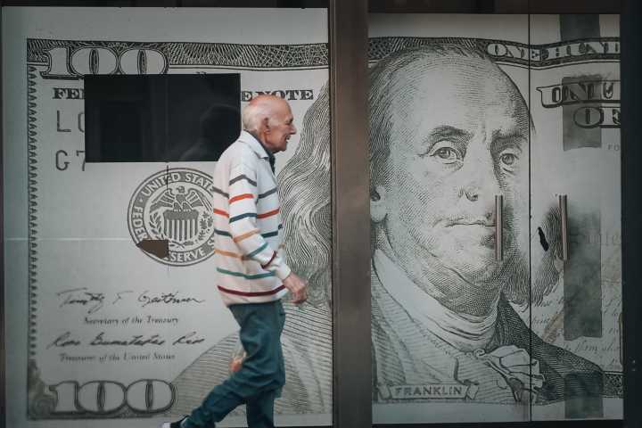 La incertidumbre política y financiera enerva a los mercados en Argentina