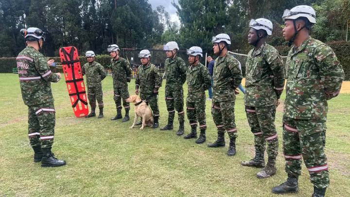 Rescatistas del Ejército también participan en la intensa búsqueda de Valeria Afanador, menor desaparecida en Cajicá, Cundinamarca