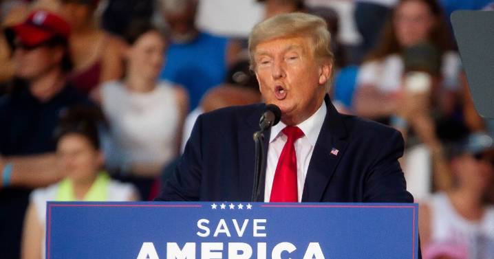 Trump signs order targeting no-cash bail, but advocates say he can’t force Illinois