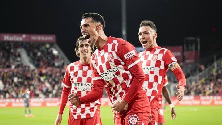 Operación en el Girona: Sale Miovski y llega Azzedine Ounahi