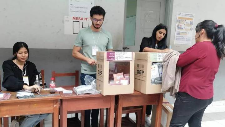 Gobierno boliviano rechaza acusaciones de fraude electoral y pide responsabilidad a los candidatos