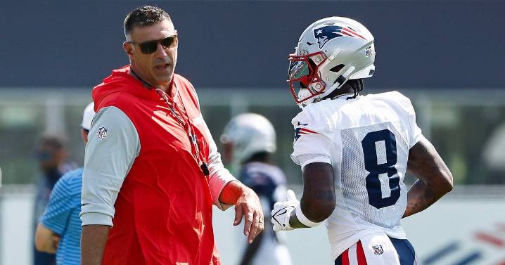 Mike Vrabel says it was "coach's decision" to not play Stefon Diggs in Patriots preseason opener