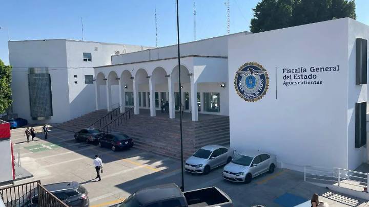 Adolescente procesado por homicidio, hombre muerde a policía y otro es detenido por acoso: Las breves de las últimas horas