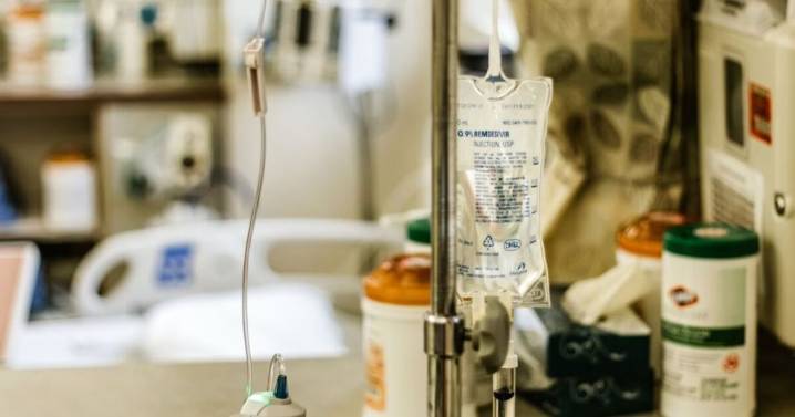 ¡Muy lejos de Dinamarca! Reportan menos mexicanos en el seguro popular; aumenta gasto en salud