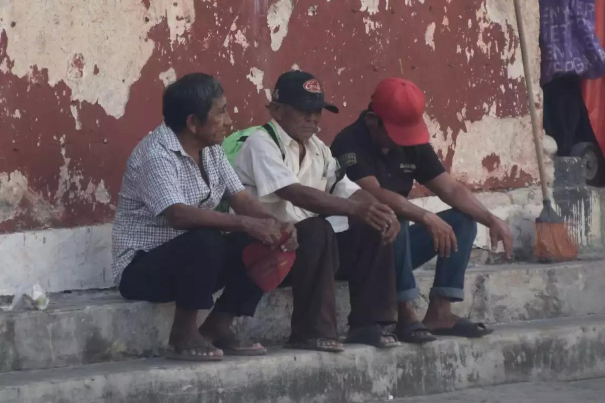 Ingreso laboral sube en Yucatán, pero pobreza y carencias persisten