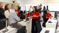 Los reyes ensalzan desde Verín la «labor admirable» de los equipos de extinción