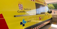 Herido un hombre al salirse de la vía y volcar tras un accidente entre dos turismos en Guijuelo
