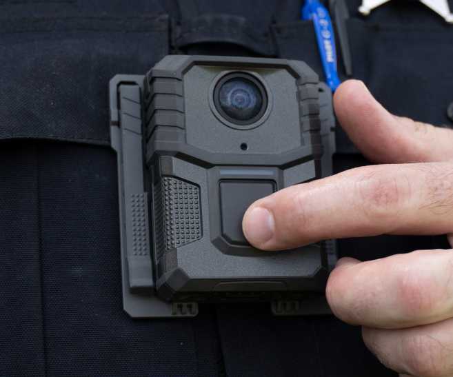 Policías de Suffolk desactivan cámaras corporales en 83 casos