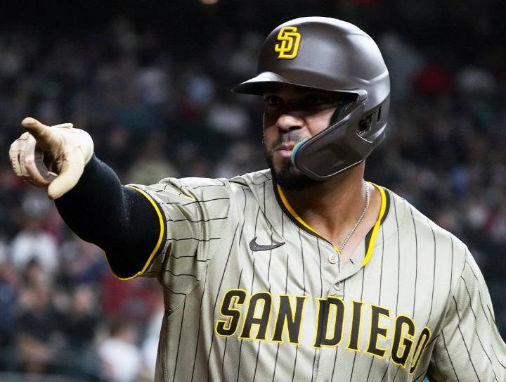 Padres ganó en la novena a Diamondbacks 3