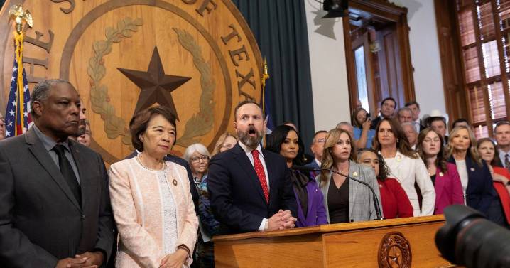 GOP Issues Symbolic Arrest Warrants for Texas Democrats