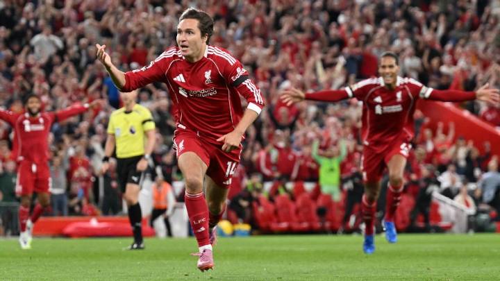 Liverpool vs. Bournemouth: Chiesa, Salah strike late in win