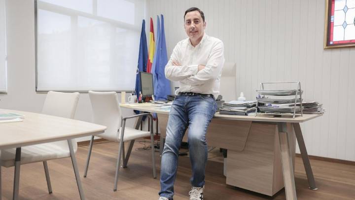 El municipalismo reconoce la figura de Gerardo Sanz y algunos alcaldes esperan que en el futuro "pueda seguir aportando a Asturias"