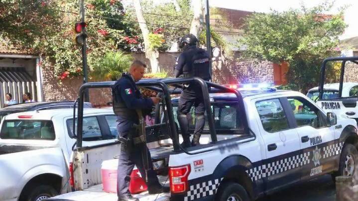 Capturan a siete presuntos narcomenodistas en Mariano Escobedo