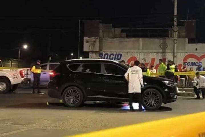 Brutal ataque con más de 50 balazos causa tres muertos