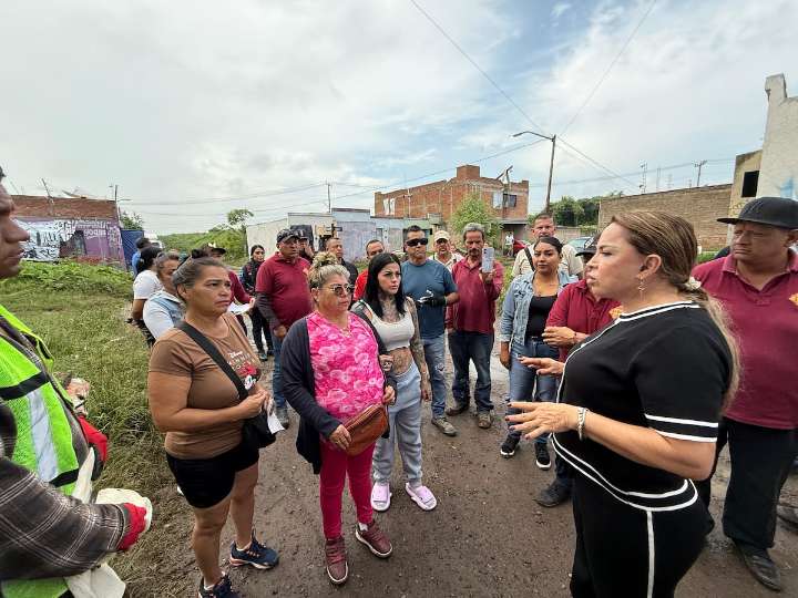 Entregan apoyos en El Salto a familias afectadas por inundación