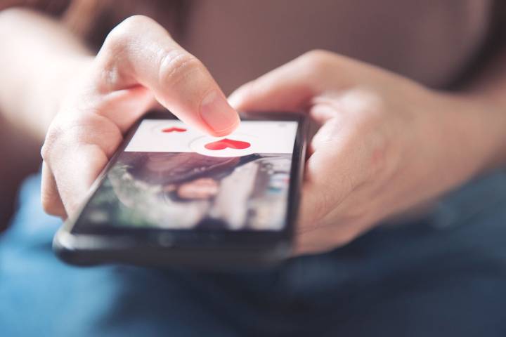 Woman Reveals Lengthy List of Online Dating Dealbreakers After Divorce