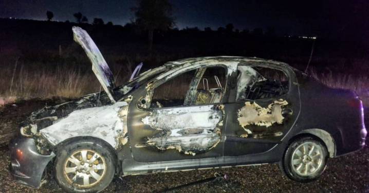 Otro auto incendiado: ahora de una aplicación de transporte