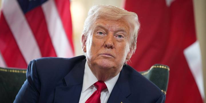 Donald Trump's Hands Raise New Concerns from People After Recent Press Conference