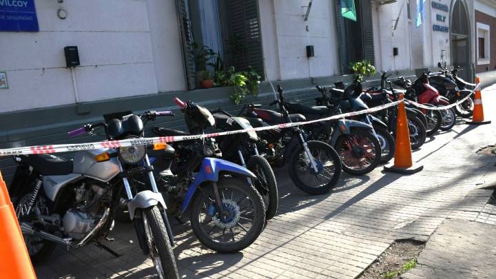 Motos ruidosas: Operativos, secuestros y multas… pero el problema sigue