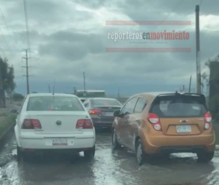 CARRETERA TOLUCA-NAUCALPAN EN PÉSIMAS CONDICIONES PARA LA CIRCULACIÓN VIAL; XONACATLÁN