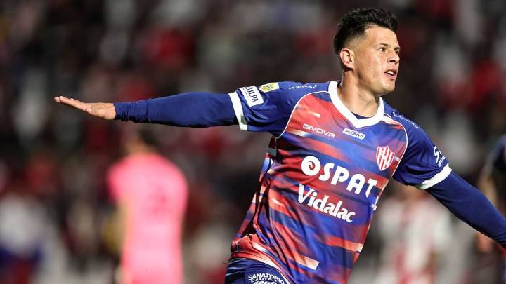 Unión de Santa Fe aplastó a Instituto en Córdoba