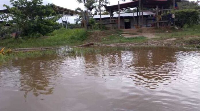 Crecida del río Orinoco recrudece brotes de fiebre y gripe en comunidades indígenas de Delta Amacuro