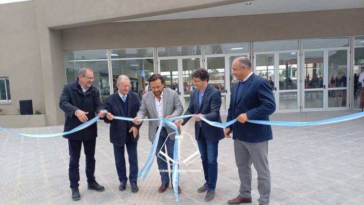General Güemes inauguró la obra de la Terminal tras larga espera
