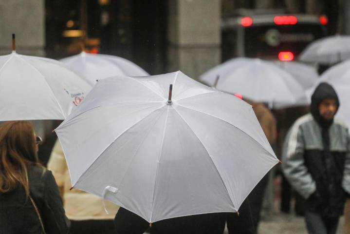 Fin de semana largo: ¿Cuándo llega la lluvia a Santiago y cuántos milímetros se esperan?
