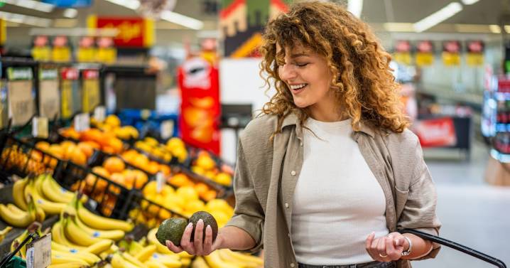 The Viral "5-4-3-2-1" Hack Makes Grocery Shopping So Much Easier
