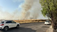 Incendio en pastos cerca del polígono industrial de Mejostilla y la carretera del Casar, en Cáceres More