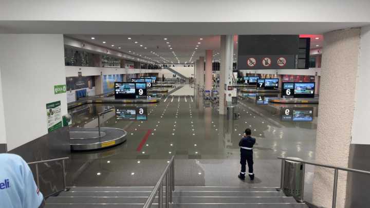 AICM reanuda operaciones tras suspensión de cuatro horas por fuerte tormenta