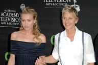 Ellen DeGeneres dice que su esposa Portia de Rossi está “viviendo su sueño” en la campiña inglesa y revela un vistazo a su nueva vida