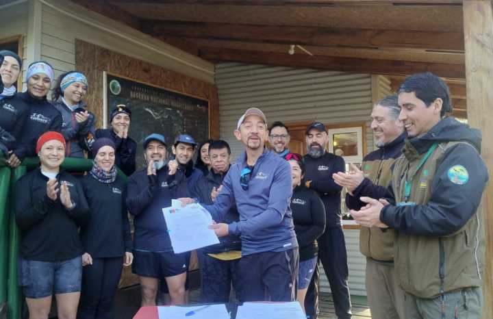 Conaf firmó convenio con el Club Deportivo Indómito Trail Runners de Punta Arenas