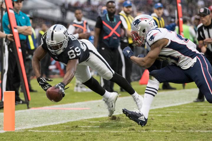 Raiders sign Amari Cooper after Jakobi Meyers requests trade