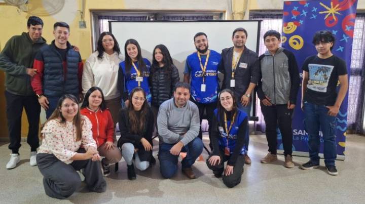 Las escuelas rurales enarbolan la memoria de Malvinas