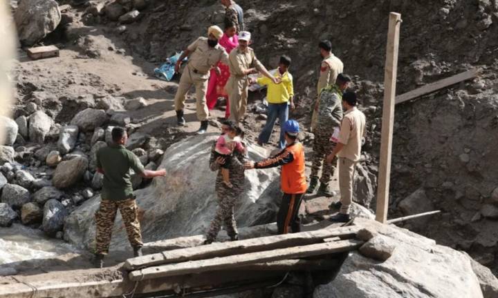 Ascienden a 350  los muertos por lluvias monzónicas en Pakistán