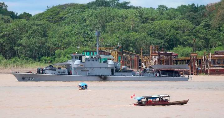 El río Amazonas se aleja de Colombia y cada vez es más de Perú