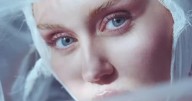 El Deluxe que nadie esperaba: "Something Beautiful" de Miley Cyrus se expande