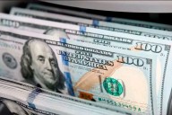 El dólar oficial arranca la semana en alza: sube 30 pesos y cotiza a $1.390