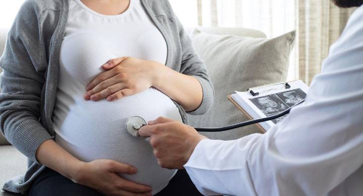 Sinusitis extraña provocó tragedia: mujer embarazada perdió a su bebé y un ojo