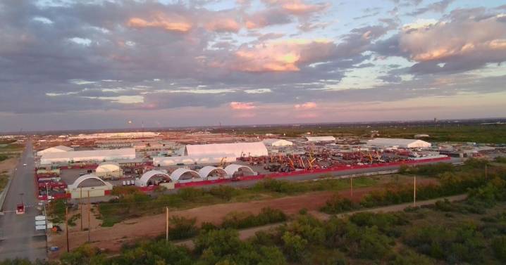 OpenAI and Oracle show off Stargate AI data center in Texas and plan five more elsewhere