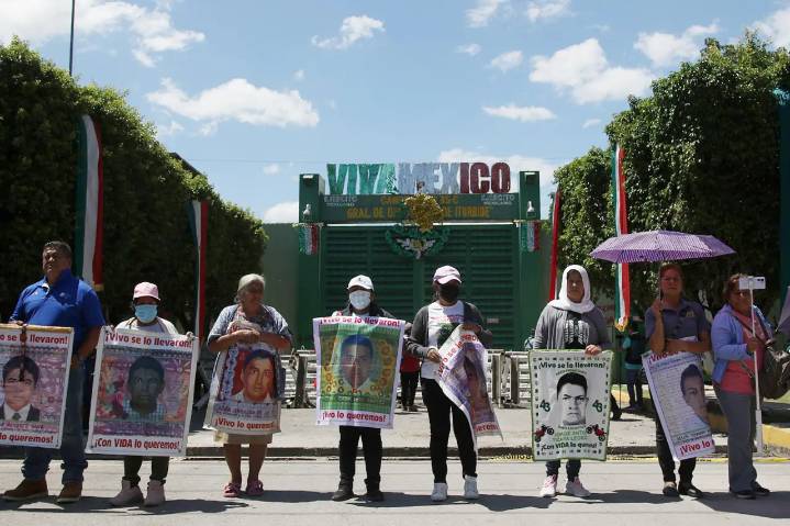 Activistas atacan instalaciones del Batallón de Infantería de Iguala